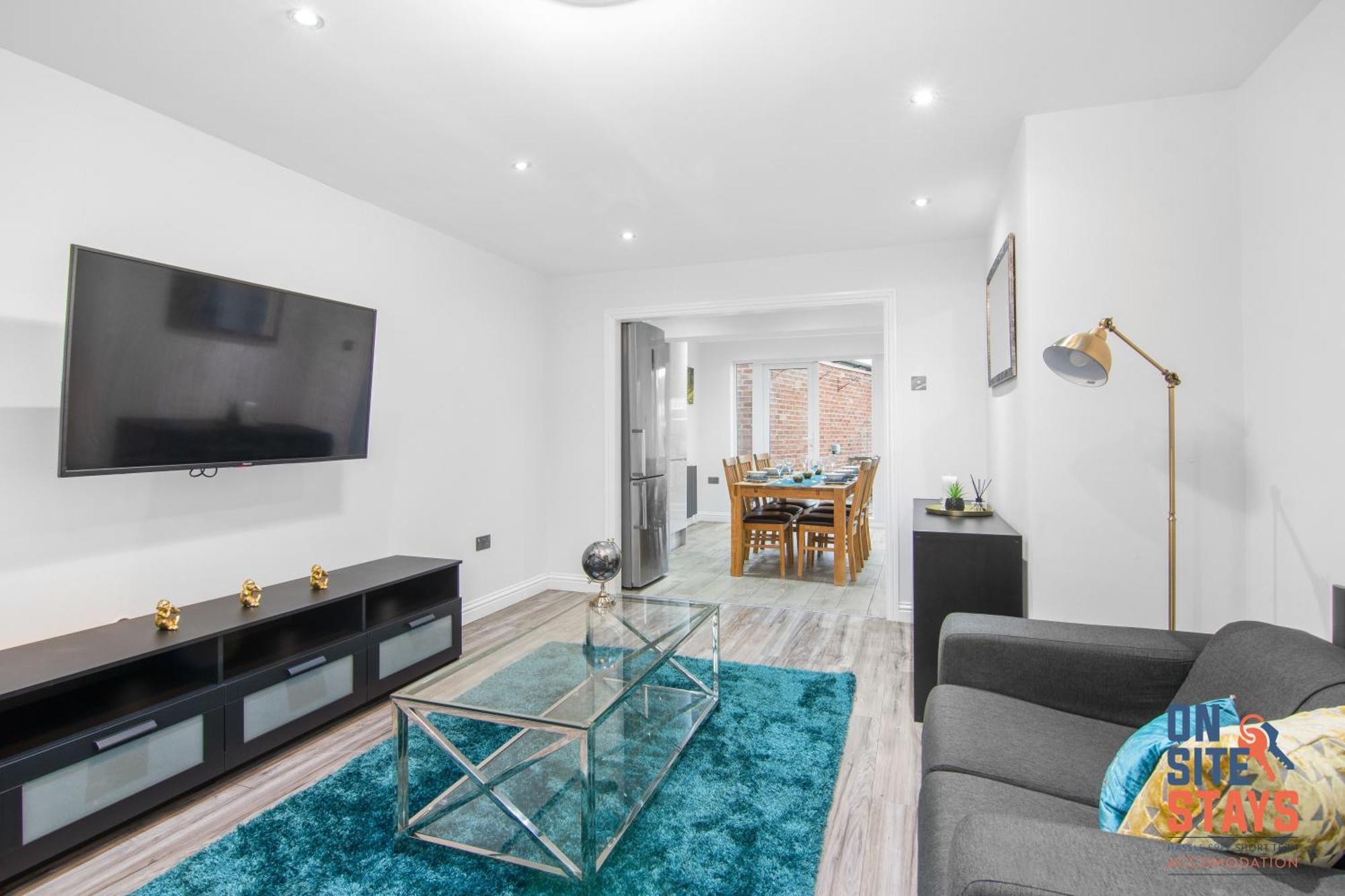 Onsitestays - Spacious 3 Bed House With Garden, Wifi & 4 Plus Parking Грейвсенд Экстерьер фото