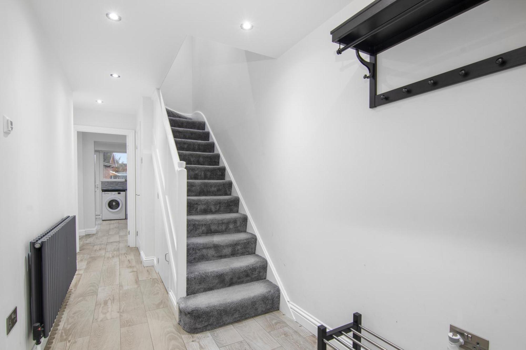 Onsitestays - Spacious 3 Bed House With Garden, Wifi & 4 Plus Parking Грейвсенд Экстерьер фото