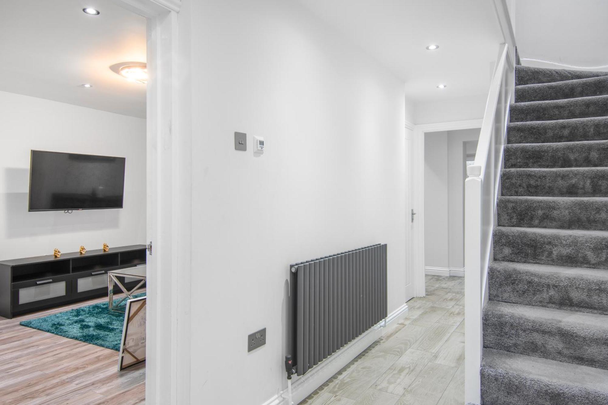 Onsitestays - Spacious 3 Bed House With Garden, Wifi & 4 Plus Parking Грейвсенд Экстерьер фото